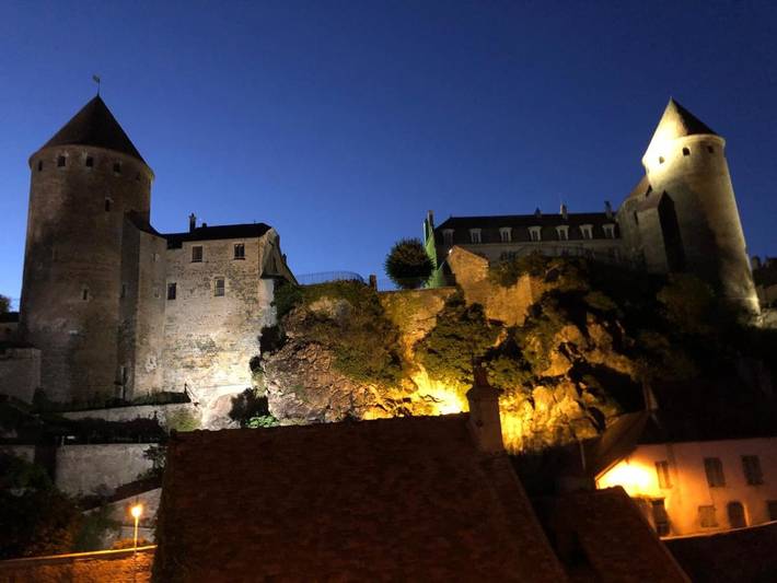 Location de vacances pour 6 personnes, avec terrasse et vue à Semur-en-Auxois - 4
