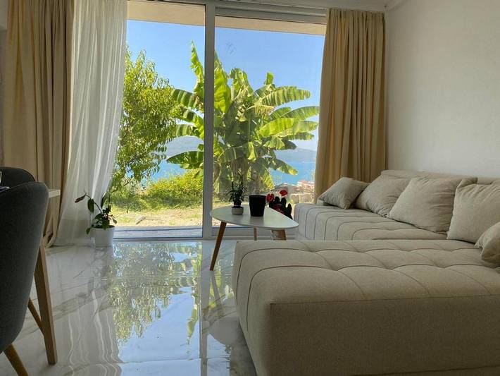 Chambre d’hôte pour 4 personnes, avec vue sur le lac ainsi que vue et jardin dans Tivat