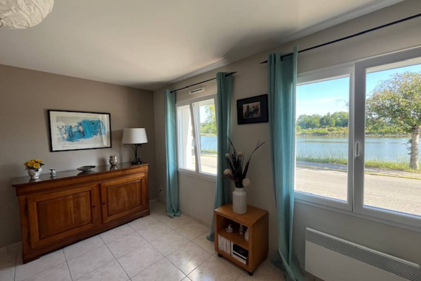 Village house with Wifi facing the river in Auray, Côte des Mégalithes