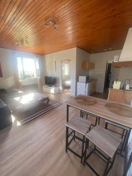 Gîte pour 2 personnes, avec vue et terrasse à Preignan