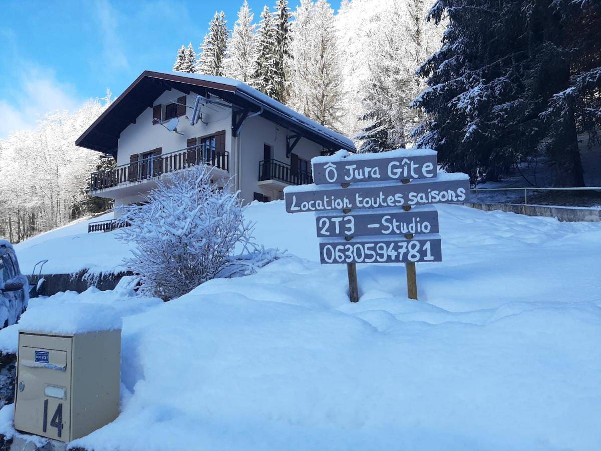 Appartement entier, Ô Jura Gîte, appartement T3 Ecureuil in Lajoux, Parc naturel régional du Haut-Jura