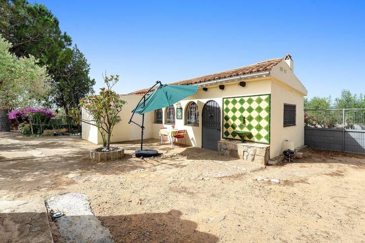 Casa vacacional 'Can Wancho' con vistas a la montaña, Wi-Fi y aire acondicionado in Botarell, Baix Camp