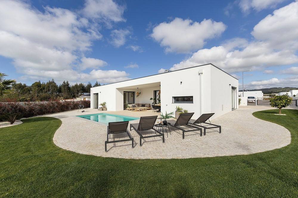 La Pausa - Peaceful Oasis with Private Pool in São Martinho do Porto, Leiria District