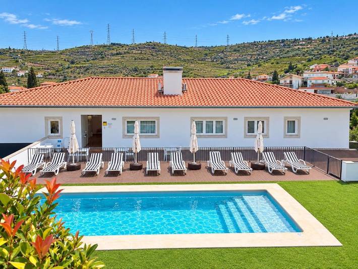 Chambre d’hôte pour 2 personnes, avec Terrasse ainsi que Jardin et Piscine à Lamego