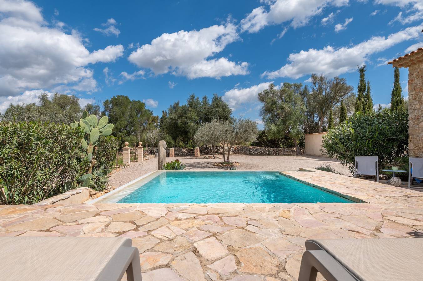 Ferienhaus 'Cascada' mit Bergblick, privatem Pool und Wi-Fi in Costitx, Mallorca Inselmitte