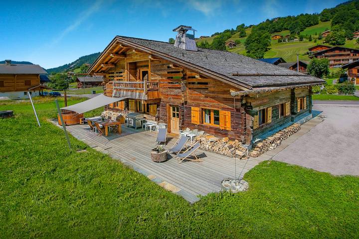 Chalet pour 12 personnes, avec jacuzzi et jardin à La Clusaz