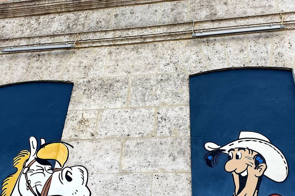 Entire apartment, Town center T2 any bright comfort and office! in Angoulême, Charente