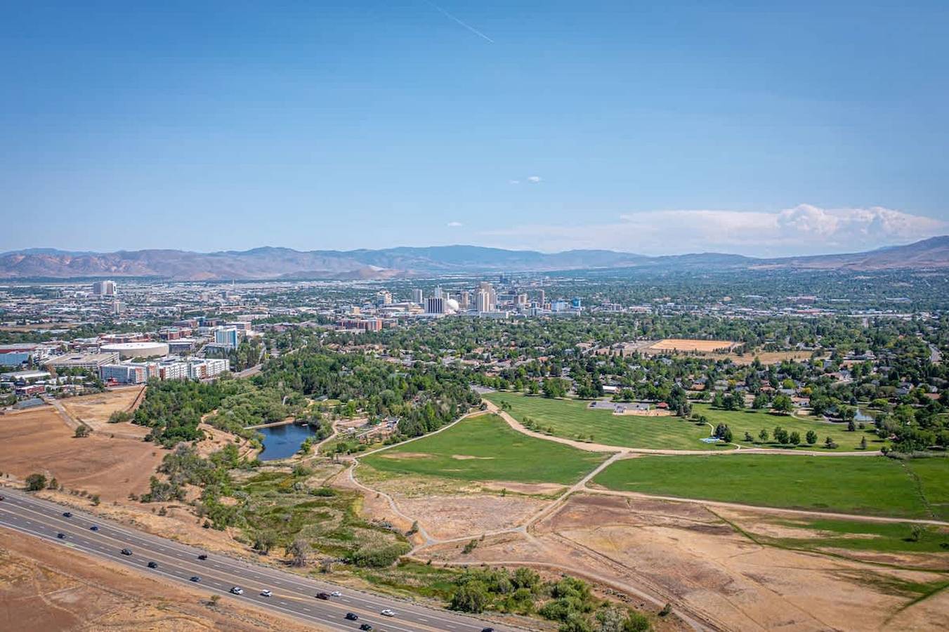 The Deco Retreat - Unr - Pet Friendly in Reno, Nevada