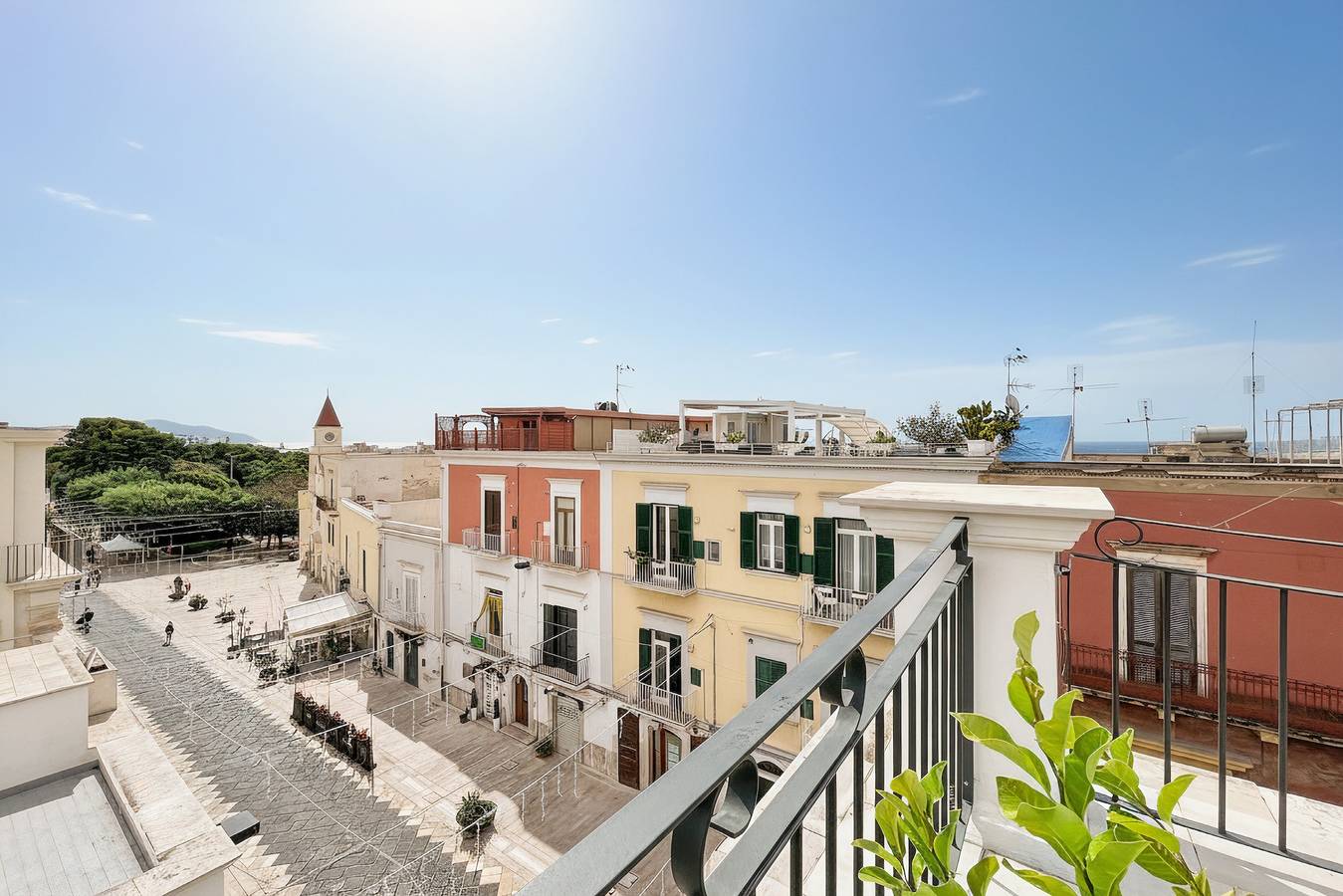 Quarto Queen 'Orchidea Celeste' com Vista Mar, Wi-Fi e Ar Condicionado in Manfredônia, Gargano