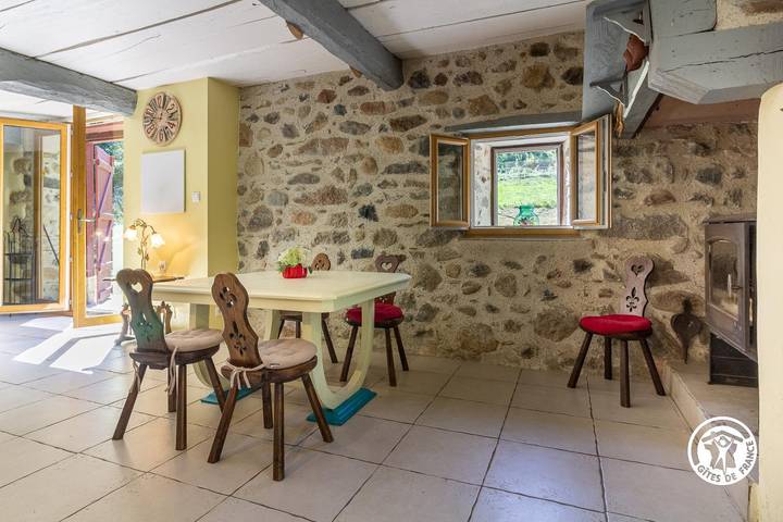 Gîte pour 5 personnes, avec jardin à Ouzous - 4