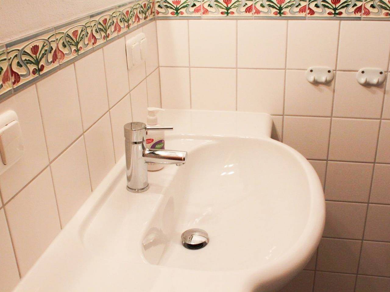 Ganze Wohnung, Ferienwohnung 'Kammer' mit Gemeinschaftsterrasse, Gemeinschaftsgarten und Wi-Fi in Gudensberg, Schwalm-Eder-Kreis
