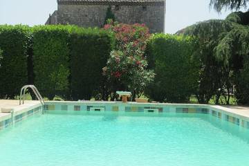 Gîte pour 4 personnes, avec jardin à Bourdic