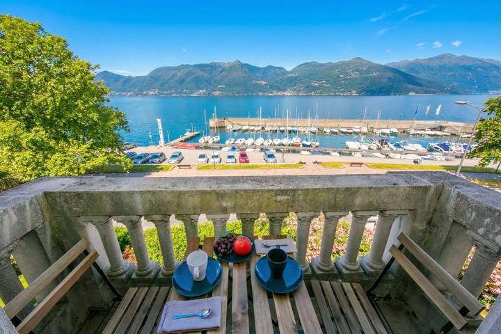 Apartamento entero, Residenza Oleandro - Lake View Balcony in Luino Center in Luino, Comune di Luino