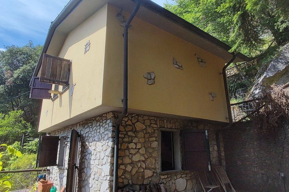 Villa 'Ilde' avec terrasse privée et jardin privatif in Massa (Italie), Versilia
