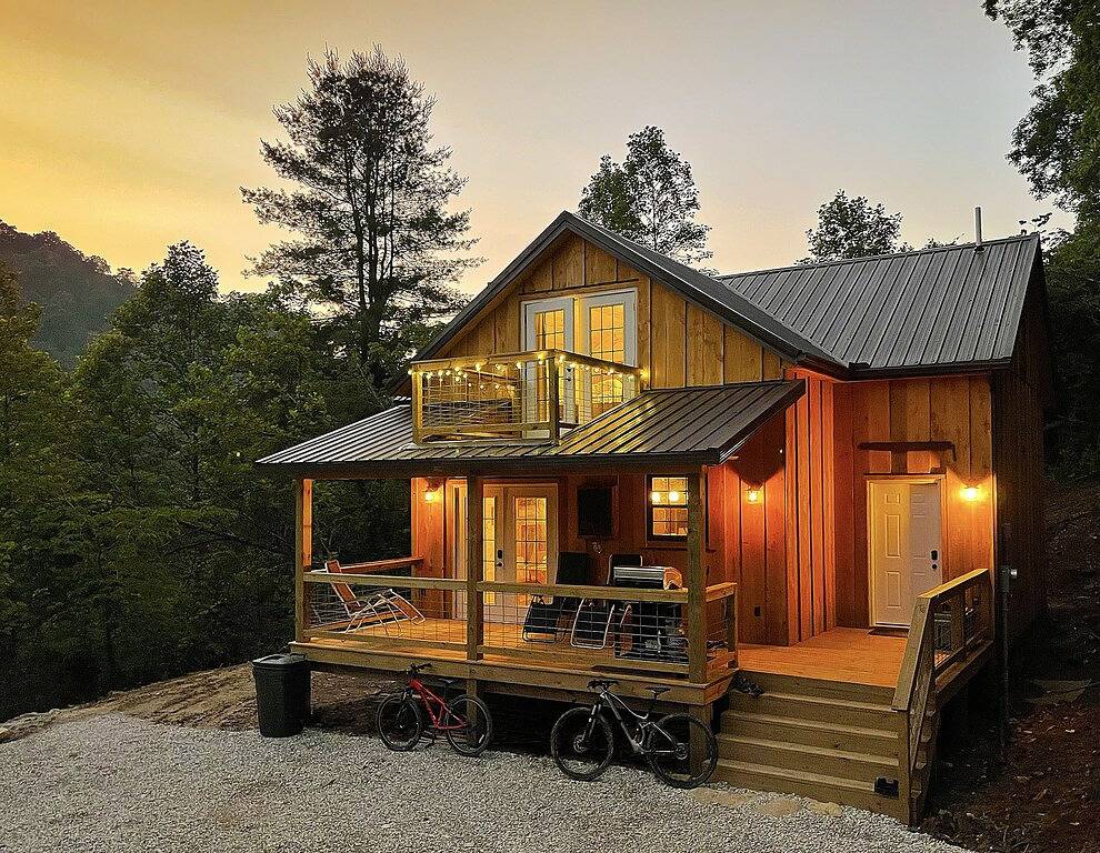 Newly-built See Rocks Vista Cabin in Slade, Daniel Boone National Forest
