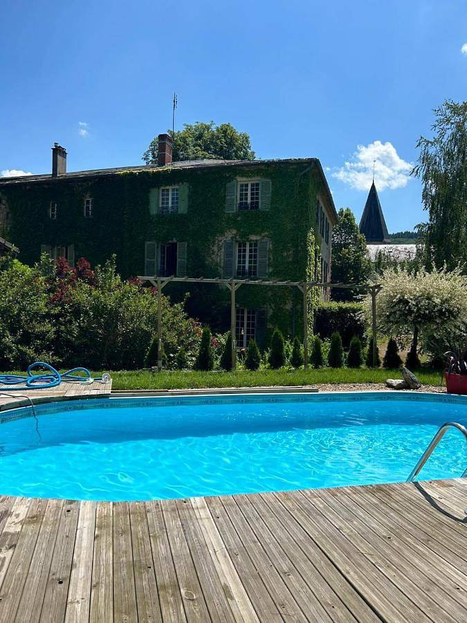 Family Room with Bathroom in Ferrières-sur-Sichon, Région de Vichy