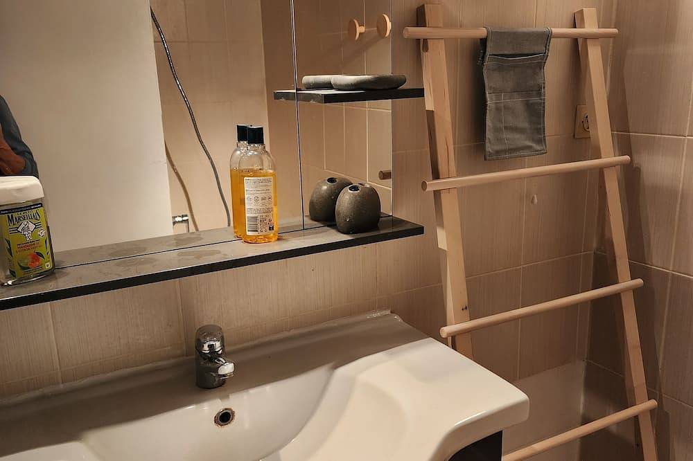 Appartement entier, Charmant appartement dans villa en bord de mer in Ensuès-la-Redonne, Côte méditerranéenne (France)