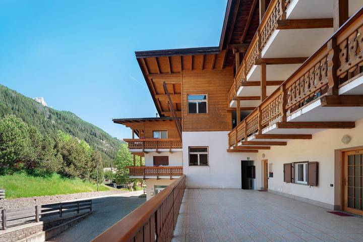 Appartement entier, Appartement 'Lella Stella Alpina' avec vue sur la montagne, balcon et Wi-Fi in Vigo di Fassa, San Giovanni di Fassa