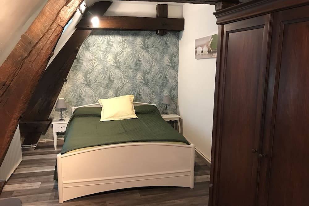 Appartement entier, Appartement équipé pour 2 à 8 personnes in Toulon-sur-Arroux, Région de Charolles