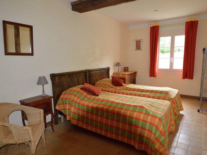 Location de vacances pour 8 personnes, avec terrasse et jardin, animaux acceptés à Isigny-le-Buat - 4