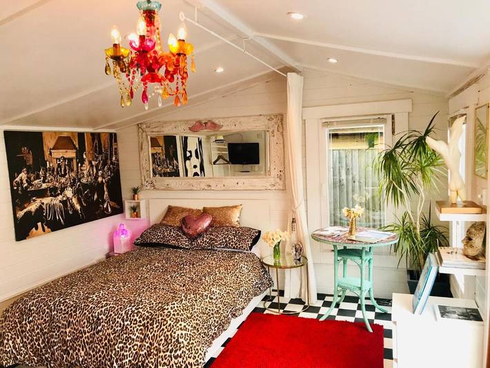 Bed and breakfast for 2 people, with Terrace and Garden in Canterbury