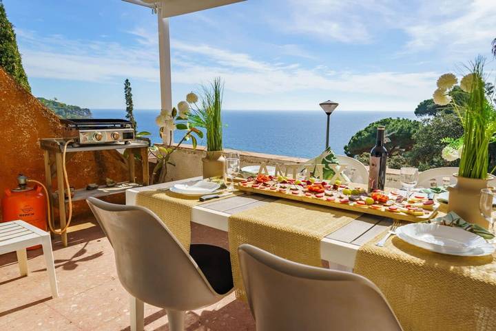 Location de vacances pour 4 personnes, avec balcon et jardin, adapté aux familles à Canyelles