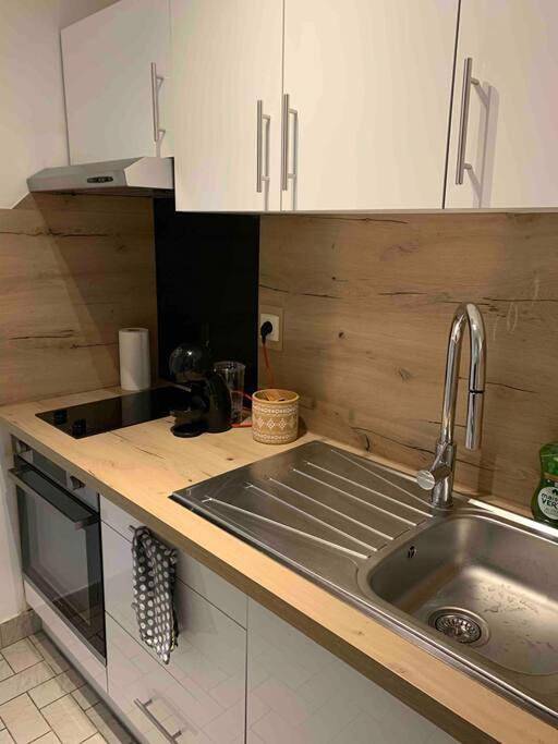 Appartement entier, One-Bedroom Apartment in Aubenas, Ardèche