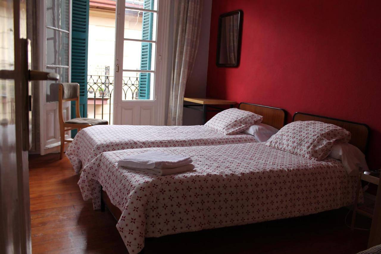 Standard Twin Room with Shared Bathroom in Ibaiondo, Bilbao