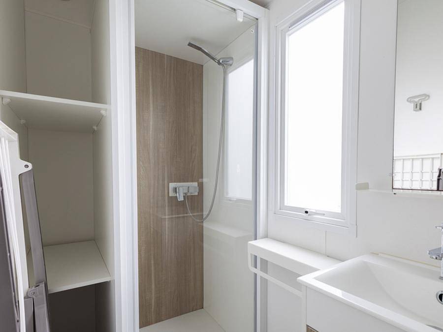 Camping Ushuaïa Villages La Conge - Mobilhome 5 personnes - Ibiza 27m² - 2 chambres avec terrasse bois in Saint-Hilaire-de-Riez, Vendée
