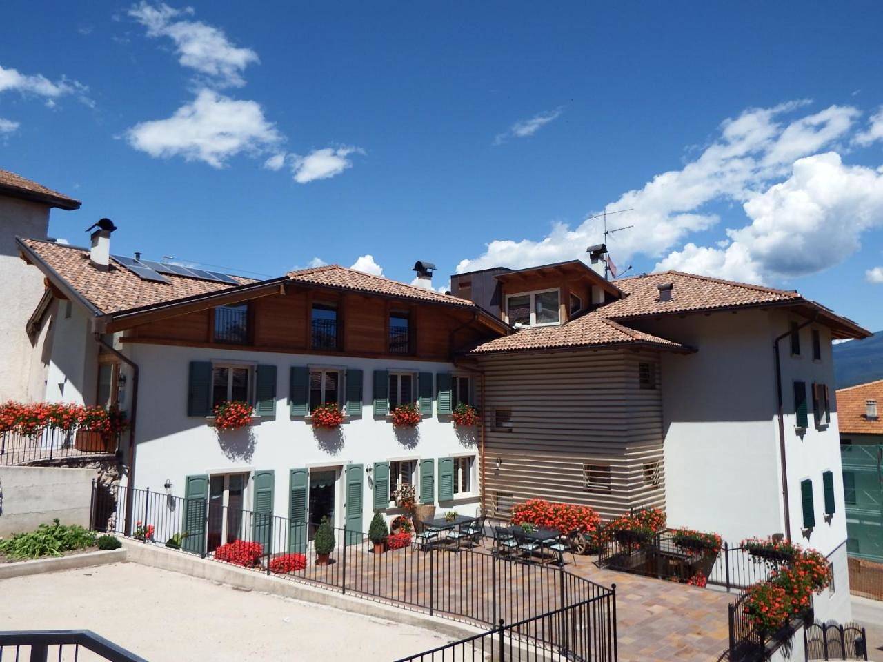 Double or Twin Room with Private Bathroom in Mechel, Cles