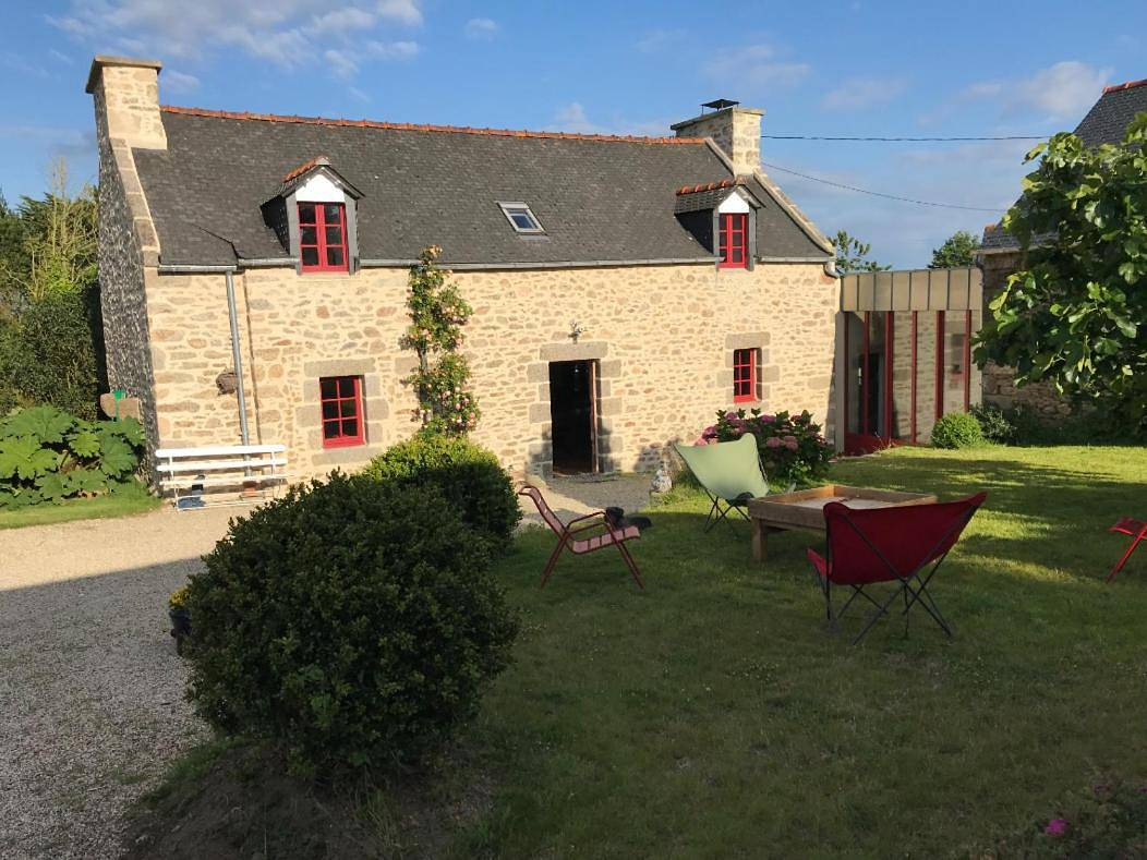 Double Room in Plouguin, Région de Brest