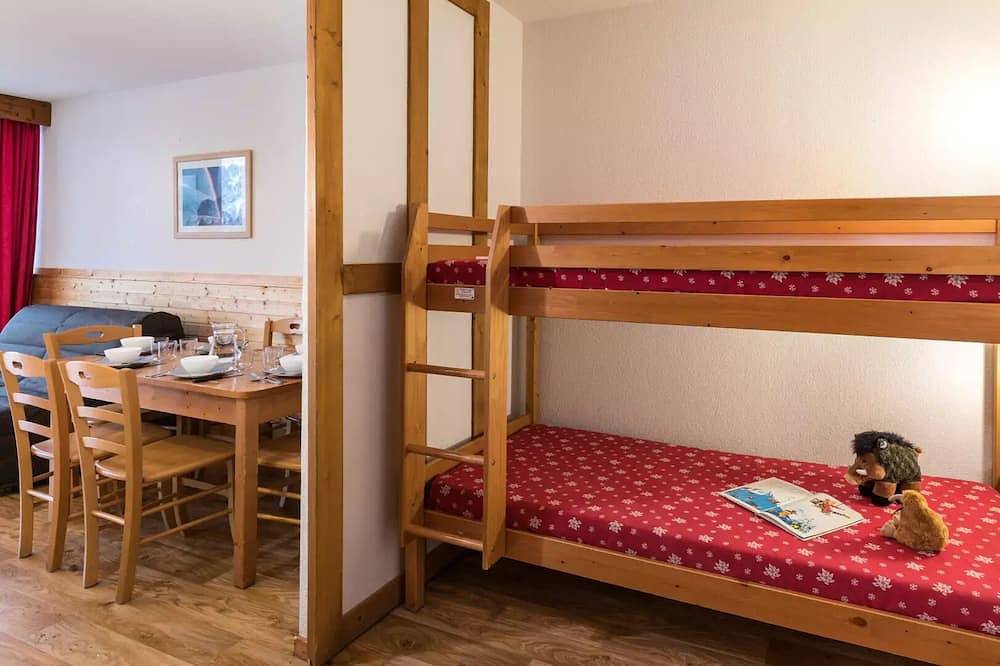 Entire apartment, 2-room apartment 4/6 persons Mountain view in Chamrousse, Écrins National Park