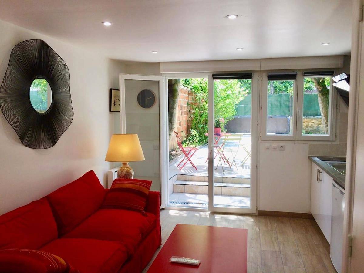 Appartement entier, Suite Avec Terrasse Et Jardin Aux Portes De Paris in Les Pavillons-sous-Bois, Seine-Saint-Denis