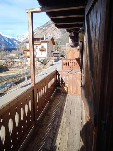 Gîte pour 6 personnes, avec vue et balcon dans Morgex