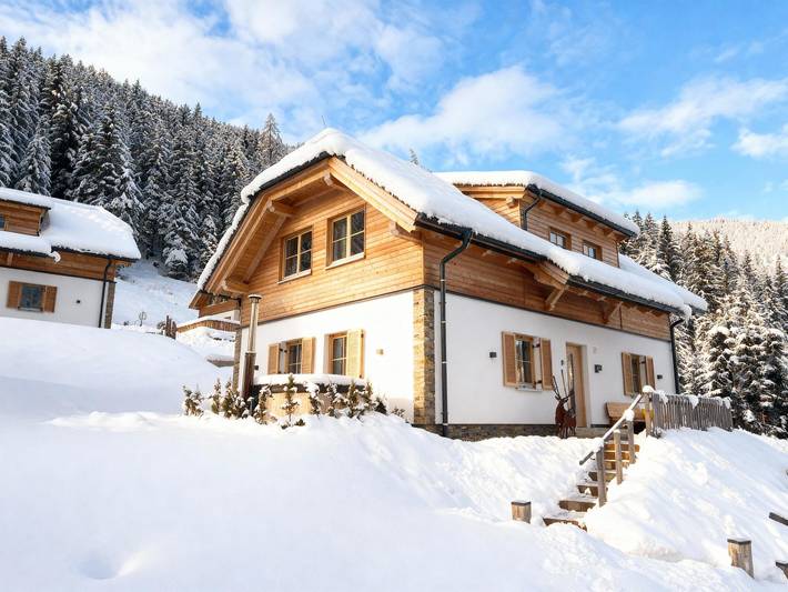Chalet für 10 Personen, mit Whirlpool und Terrasse sowie Garten und Sauna