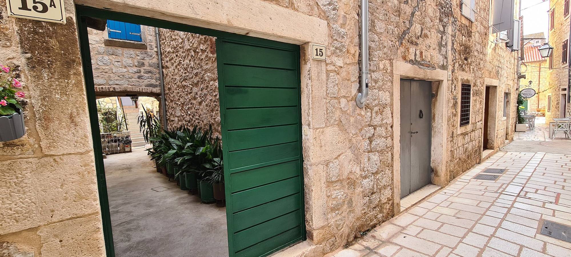 House Old town stone house in Stari Grad, Hvar