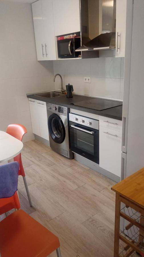 Gîte pour 7 personnes, avec vue à Huarte - 4