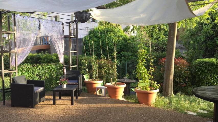 Hôtel pour 3 personnes, avec Terrasse ainsi que Jardin et Vue