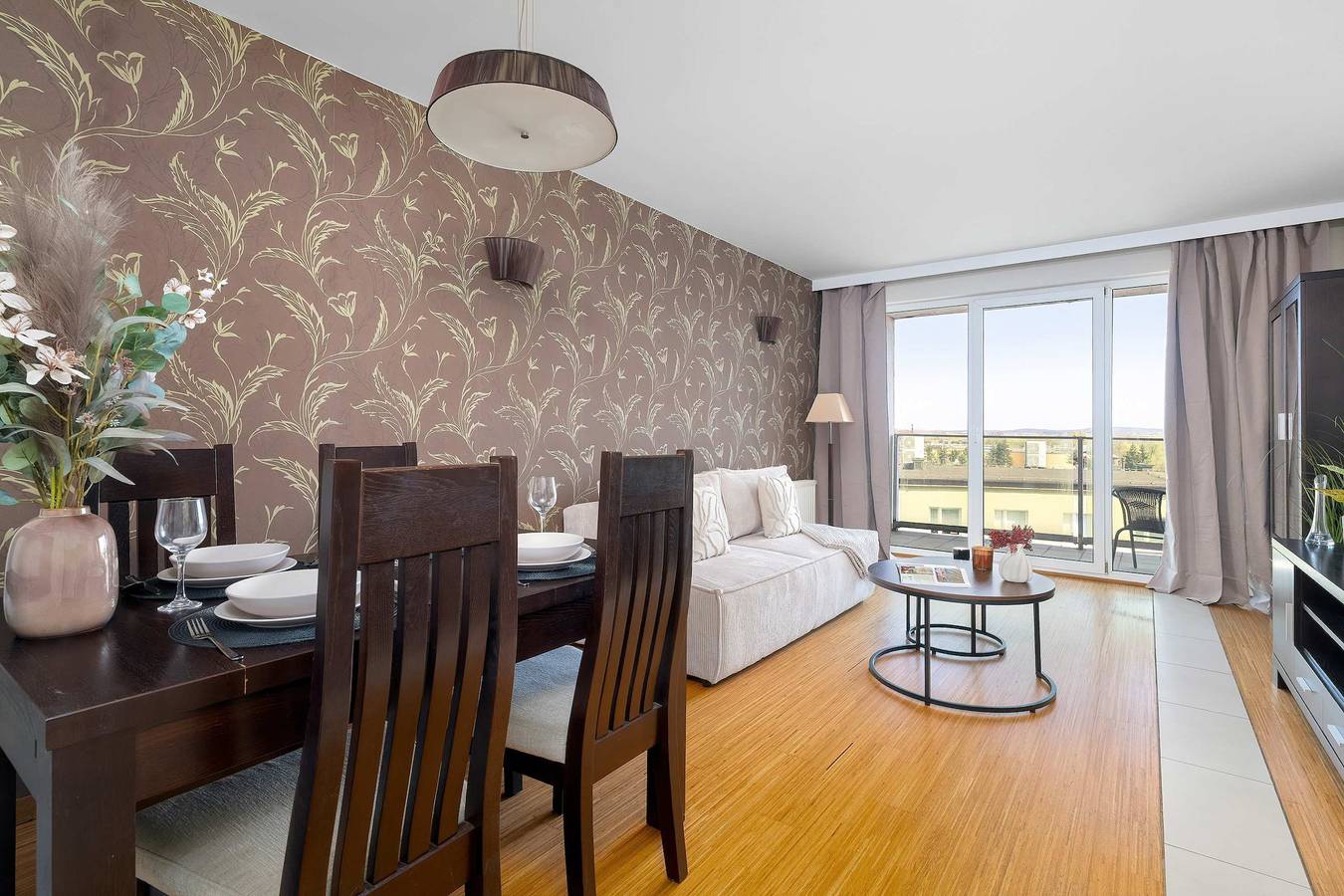 Apartamento entero, Modern Apartment with Balcony | Parking | Close to Citadel Park in Poznań, Gran Polonia (región histórica)