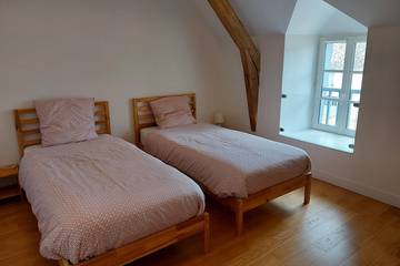 Location De Vacances pour 12 Personnes dans Maurepas, Yvelines, Photo 4