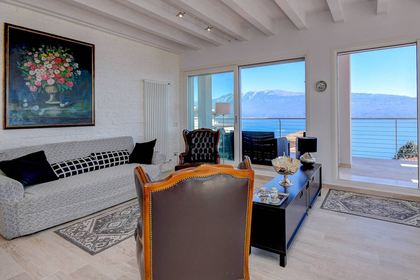 Appartement "Luxe 2" met terras en uitzicht op het meer, foto 8