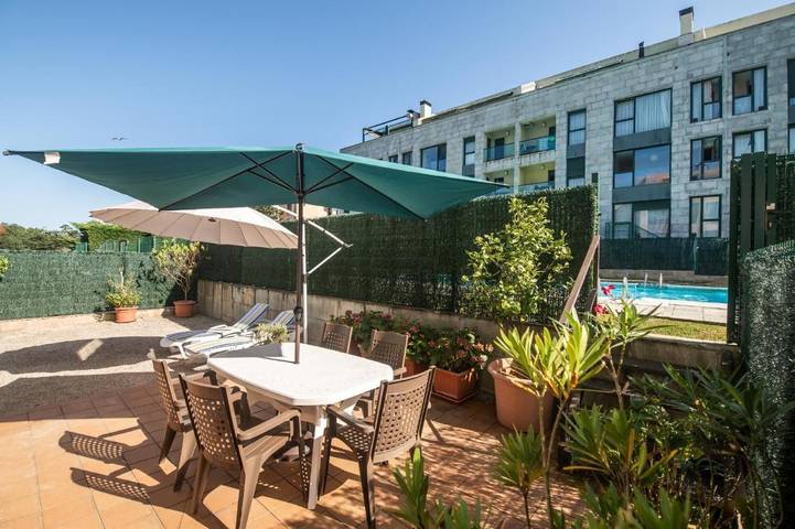 Apartamento de vacaciones para 5 personas, con terraza además de vistas y piscina - 1