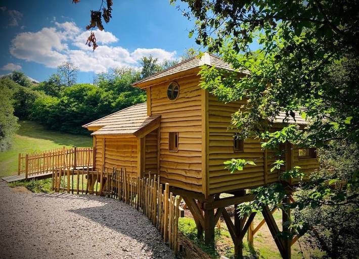 Chalet pour 4 personnes, avec jacuzzi et terrasse ainsi que sauna et jardin