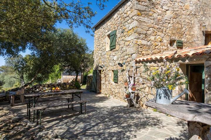 Maison de vacances pour 4 personnes, avec sauna et terrasse ainsi que jardin et vue