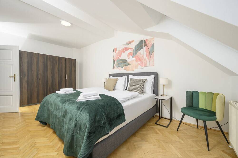 Ganze Wohnung, Vienna Rooftop Haven | 120m², 3Br, Terrace & City Views! in Wien Innenstadt, Wien