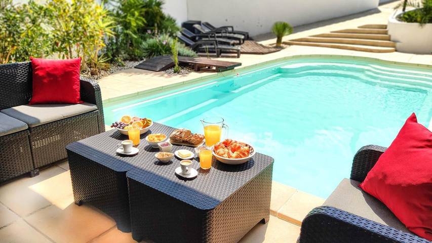 Location de vacances pour 6 personnes, avec piscine ainsi que terrasse et vue, animaux acceptés à Carry-le-Rouet - 2