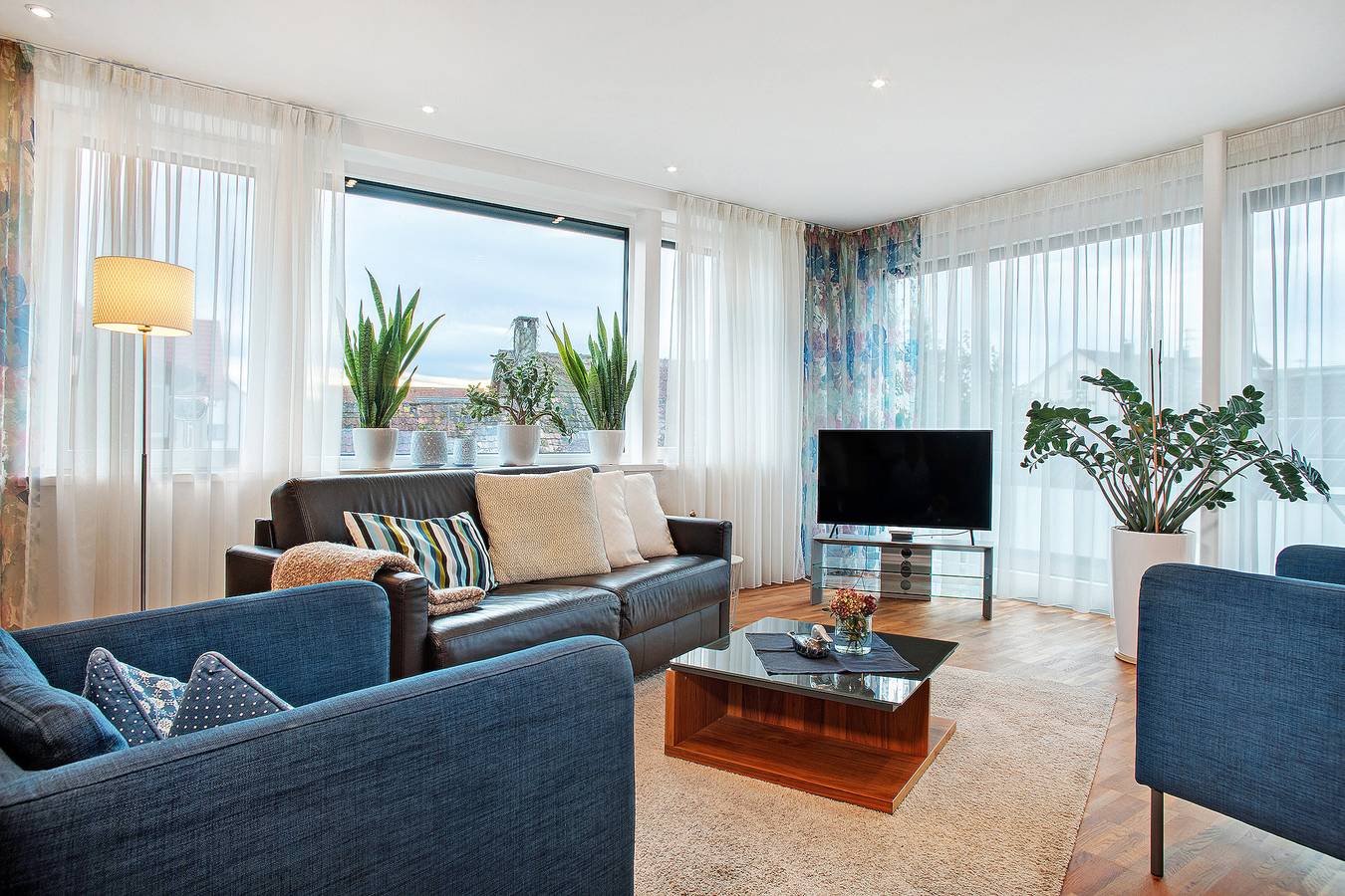 Ganze Wohnung, Ferienwohnung 'Ins Blaue, 73qm' mit Balkon und Wi-Fi in Langenargen, Region Bodensee-Oberschwaben