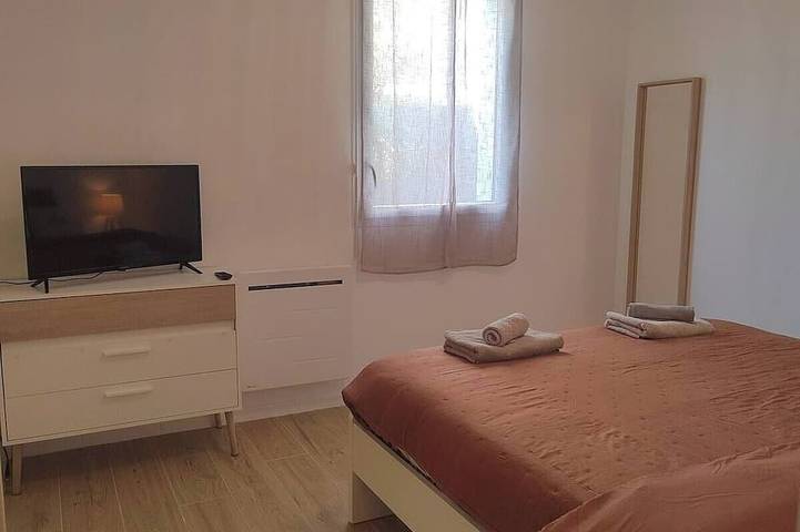 Apartamento entero, Blagnac getaway, T2, spa, garden, parking, tramway in Blagnac, Toulouse region