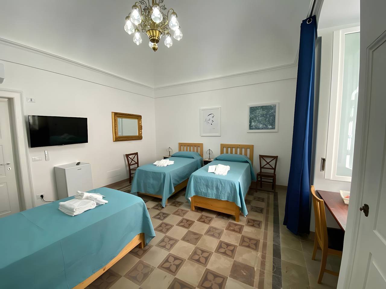 Appartamento intero, Appartamento 'Touristhouse Monopoli 10' con Balcone, Wi-Fi e Aria Condizionata in Monopoli, Provincia di Bari
