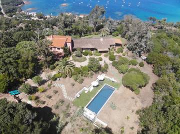 Maison de vacances 'Paradisiaque En Corse' avec vue sur la mer, piscine privée et Wi-Fi